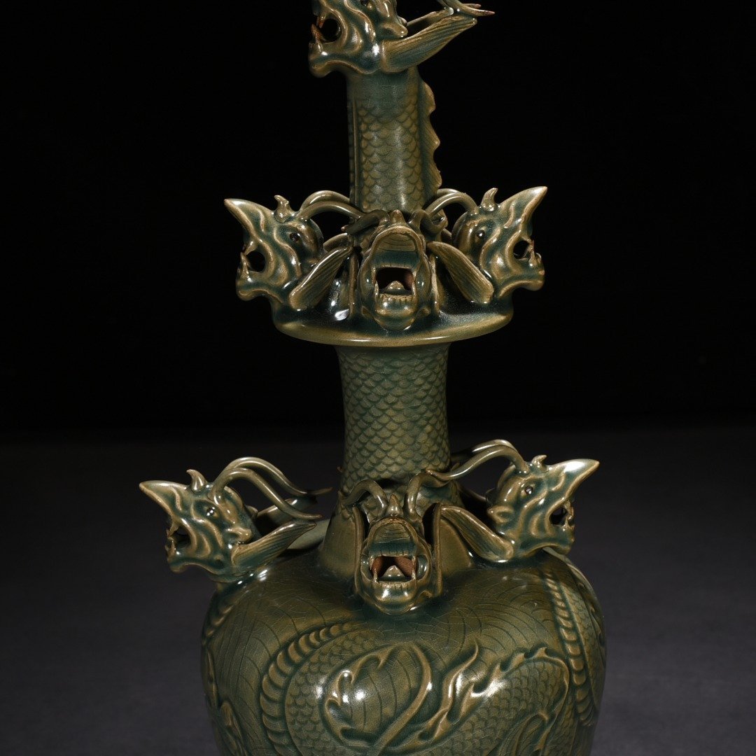 Song Dynasty Goryeo celadon carved Kowloon pure vase