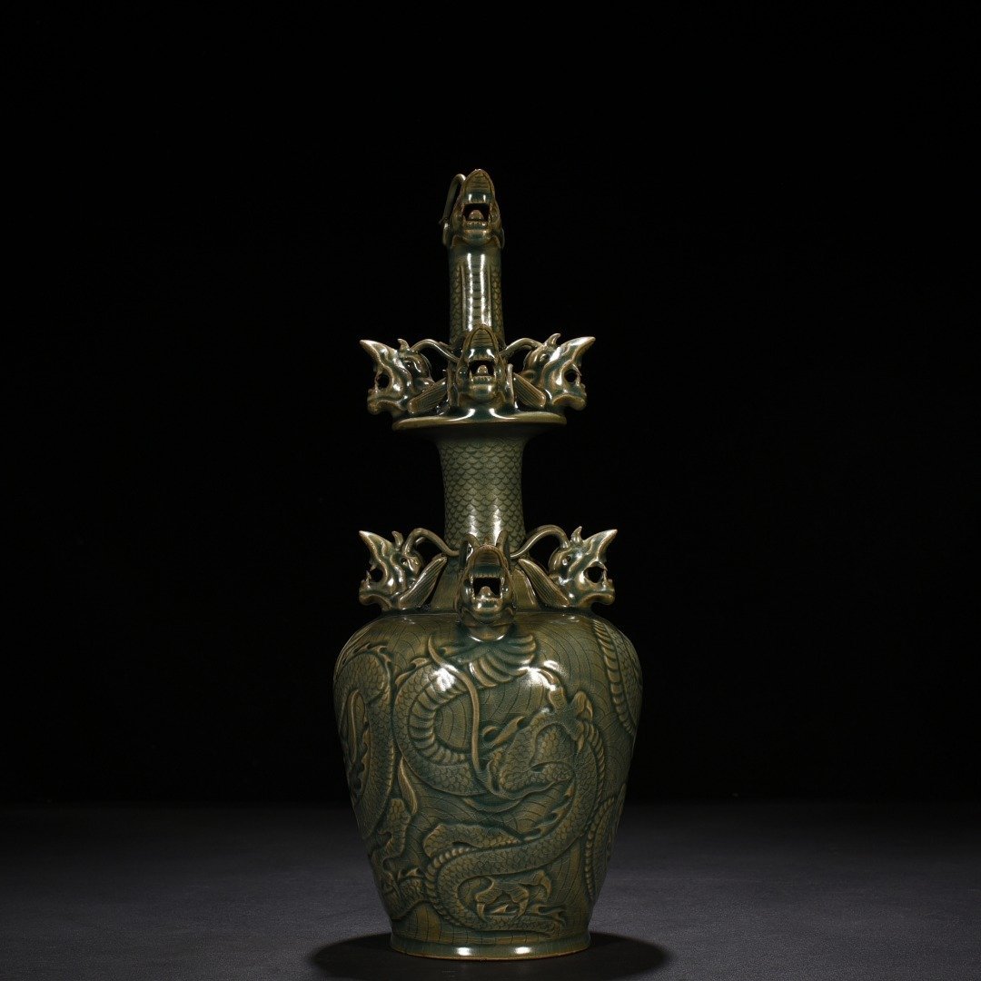 Song Dynasty Goryeo celadon carved Kowloon pure vase