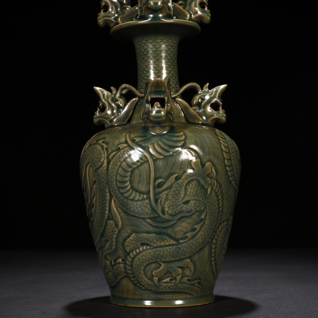 Song Dynasty Goryeo celadon carved Kowloon pure vase