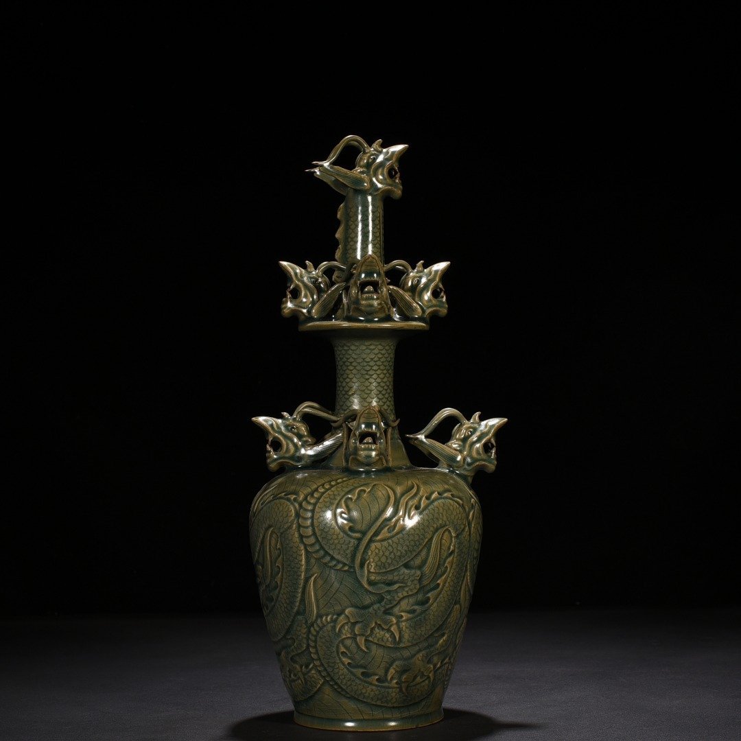 Song Dynasty Goryeo celadon carved Kowloon pure vase