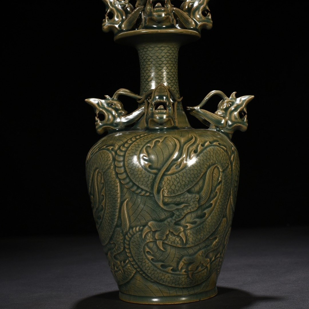 Song Dynasty Goryeo celadon carved Kowloon pure vase