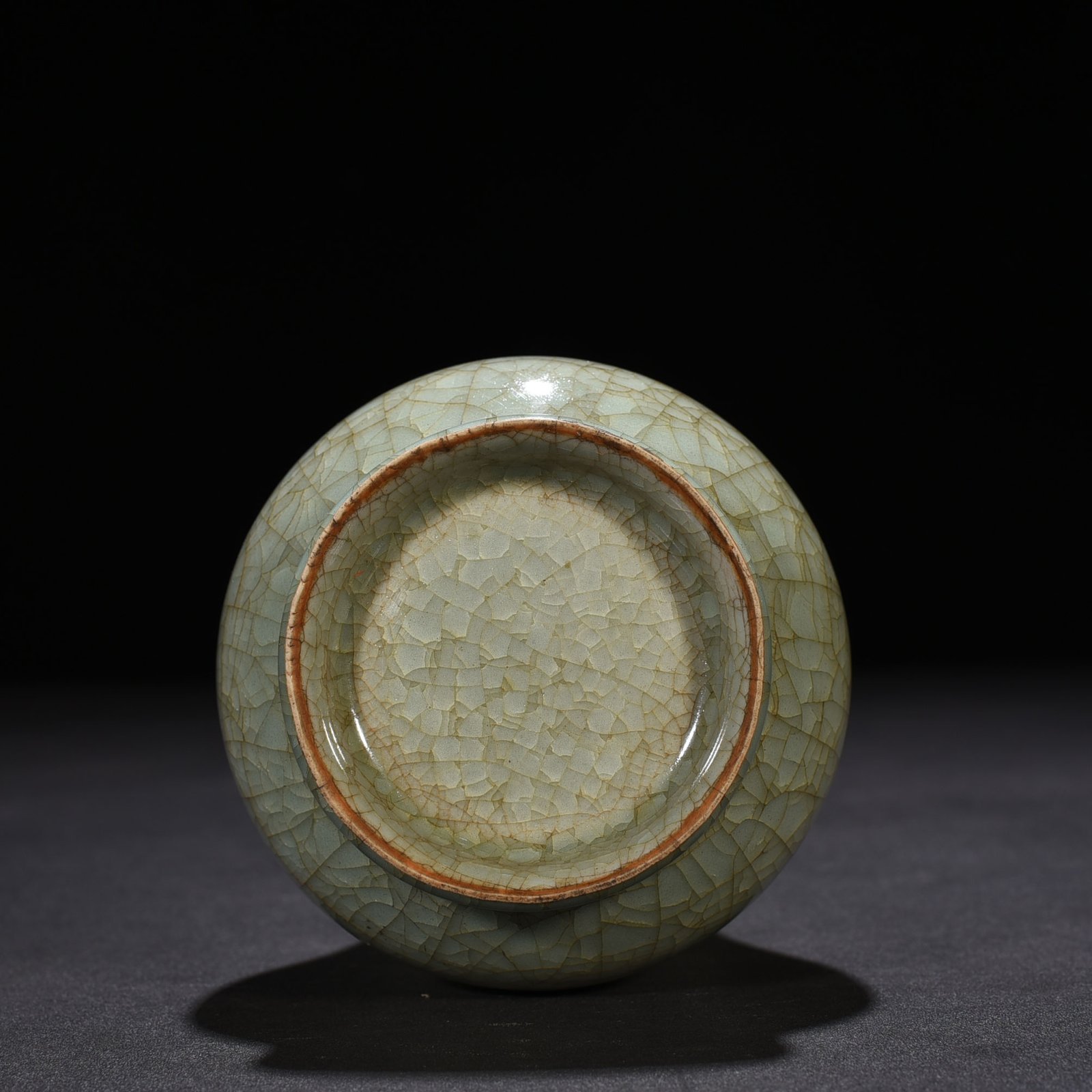 Song Dynasty Longquan official kiln ice cracked plate mouth bottle