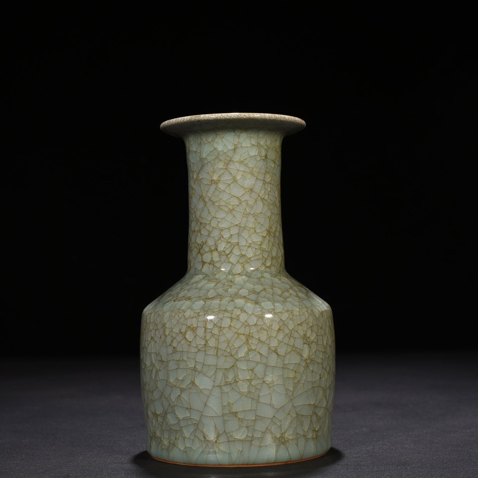 Song Dynasty Longquan official kiln of ice crack plate bottle paper mallet bottle