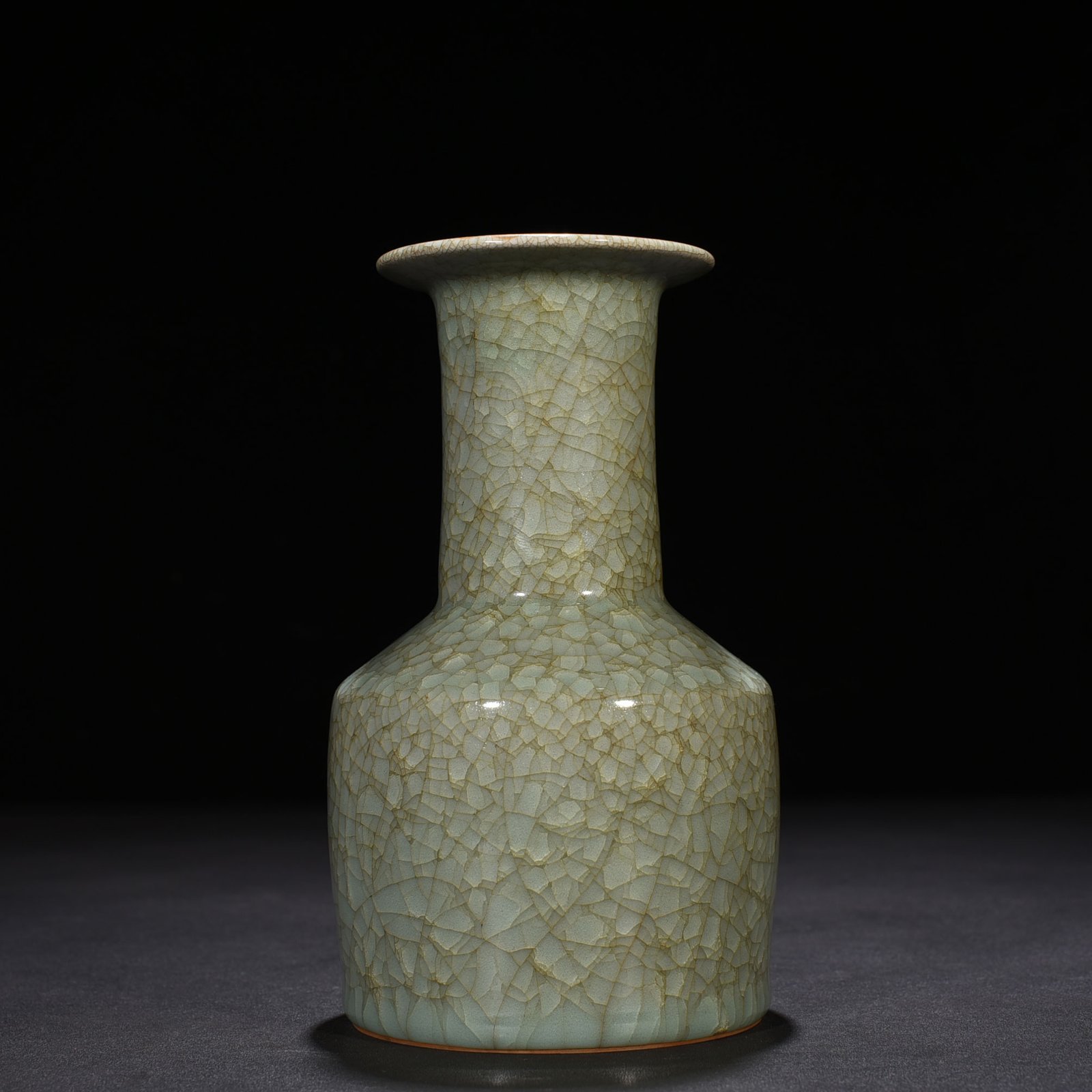 Song Dynasty Longquan official kiln of ice crack plate bottle paper mallet bottle
