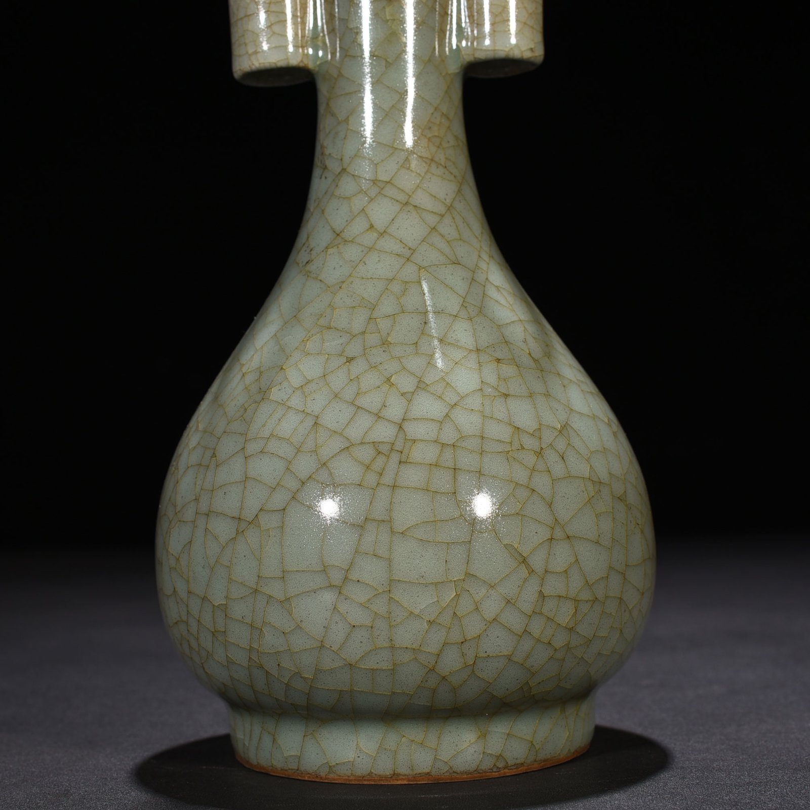 Song Dynasty Longquan official kiln ice cracked through-ear vase