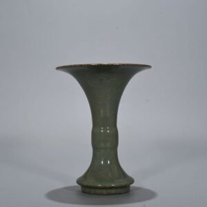 Song Dynasty Longquan official kiln flower vase
