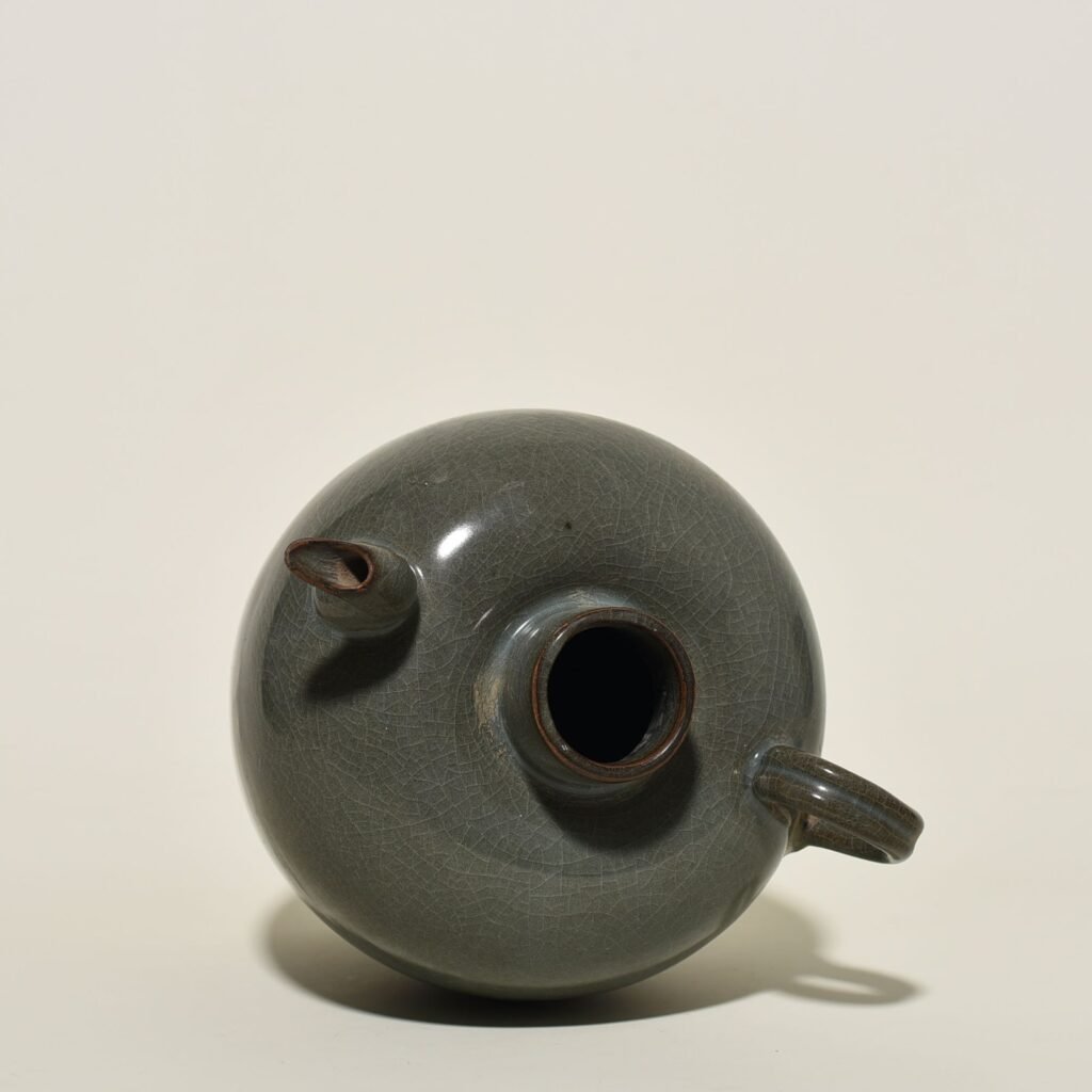 Song Dynasty Longquan Xikou official kiln ewer