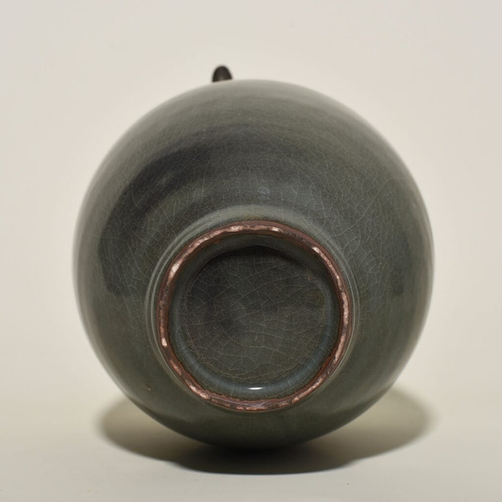 Song Dynasty Longquan Xikou official kiln ewer