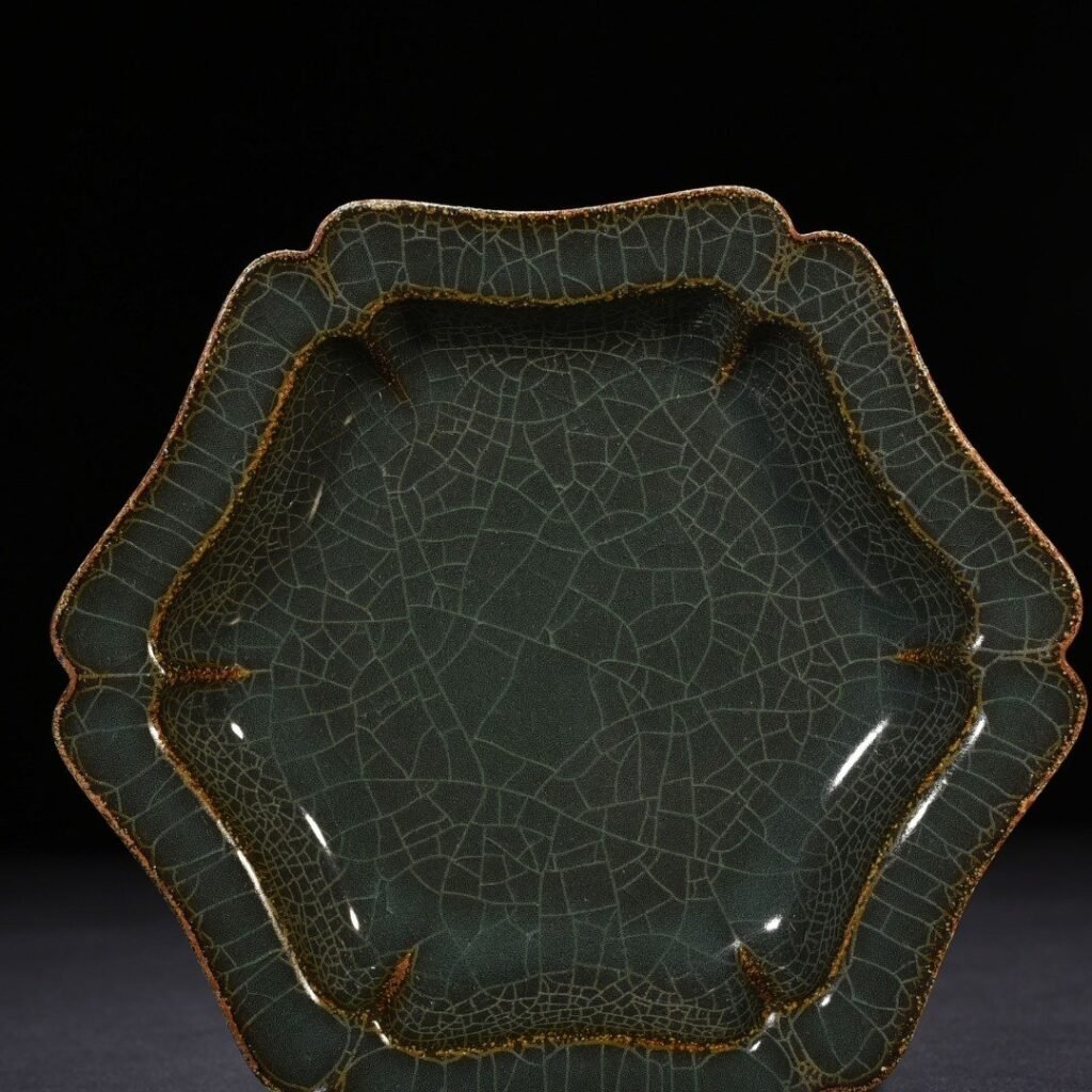 Song Dynasty Longquan Xikou kiln six-sided folding edge plate