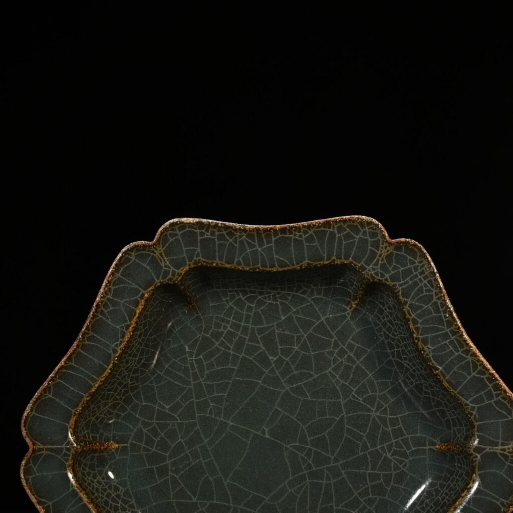 Song Dynasty Longquan Xikou kiln six-sided folding edge plate