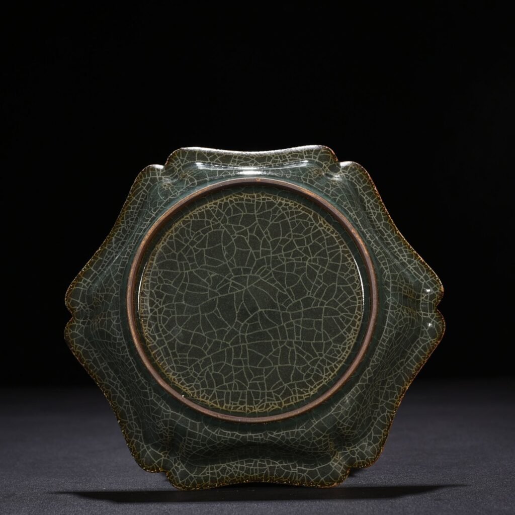 Song Dynasty Longquan Xikou kiln six-sided folding edge plate