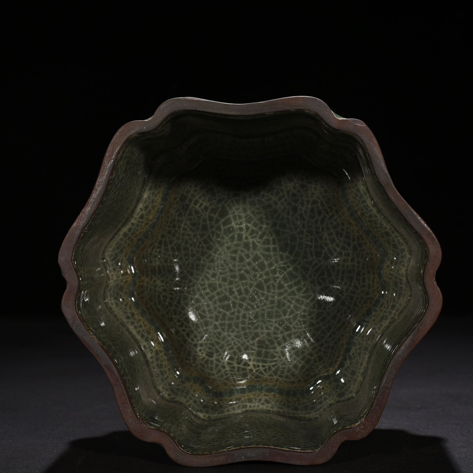 Song Dynasty Longquan Xikou kiln box set with six directions
