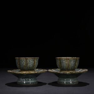 Song Dynasty Longquan Xikou kiln lotus lamp holder