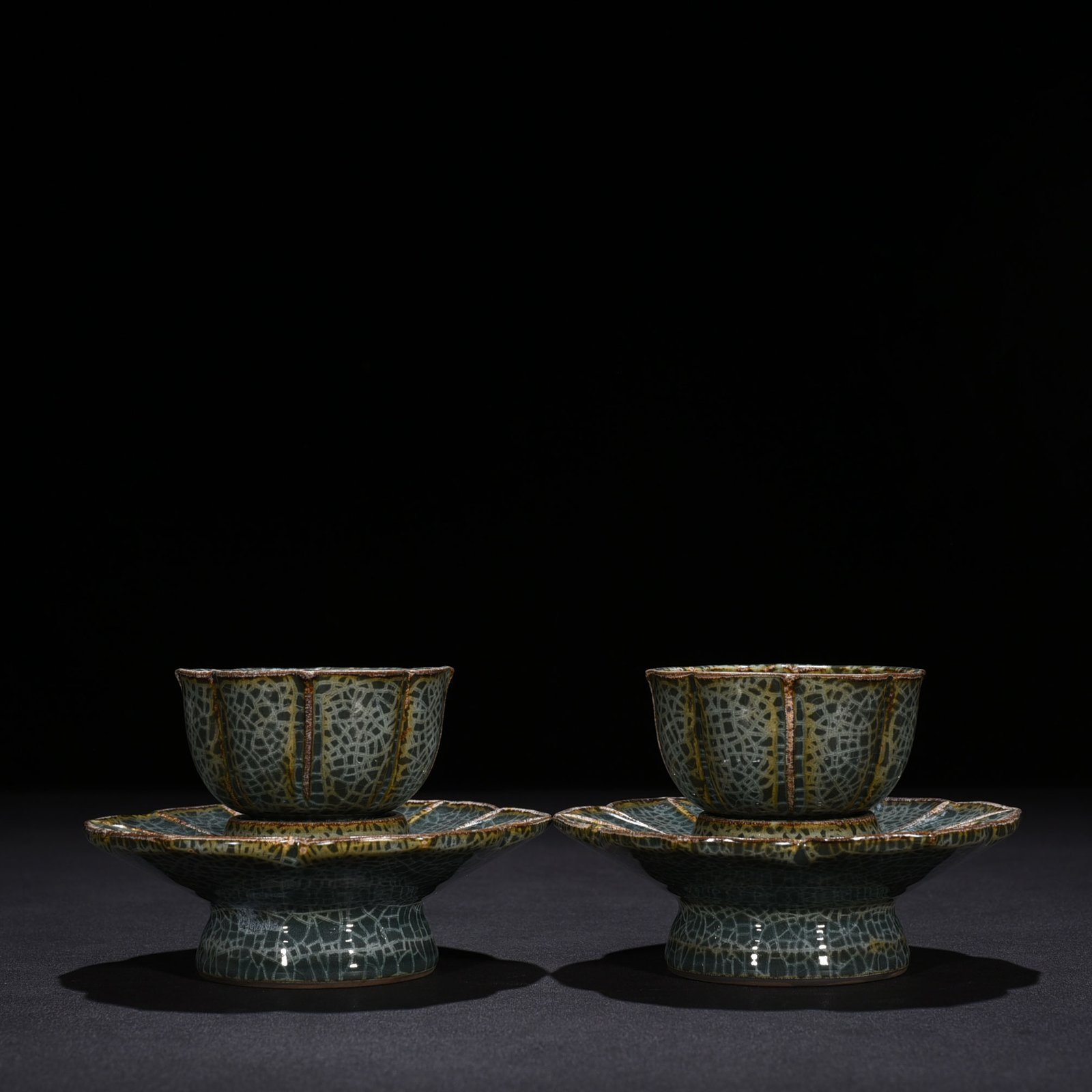 Song Dynasty Longquan Xikou kiln lotus lamp holder