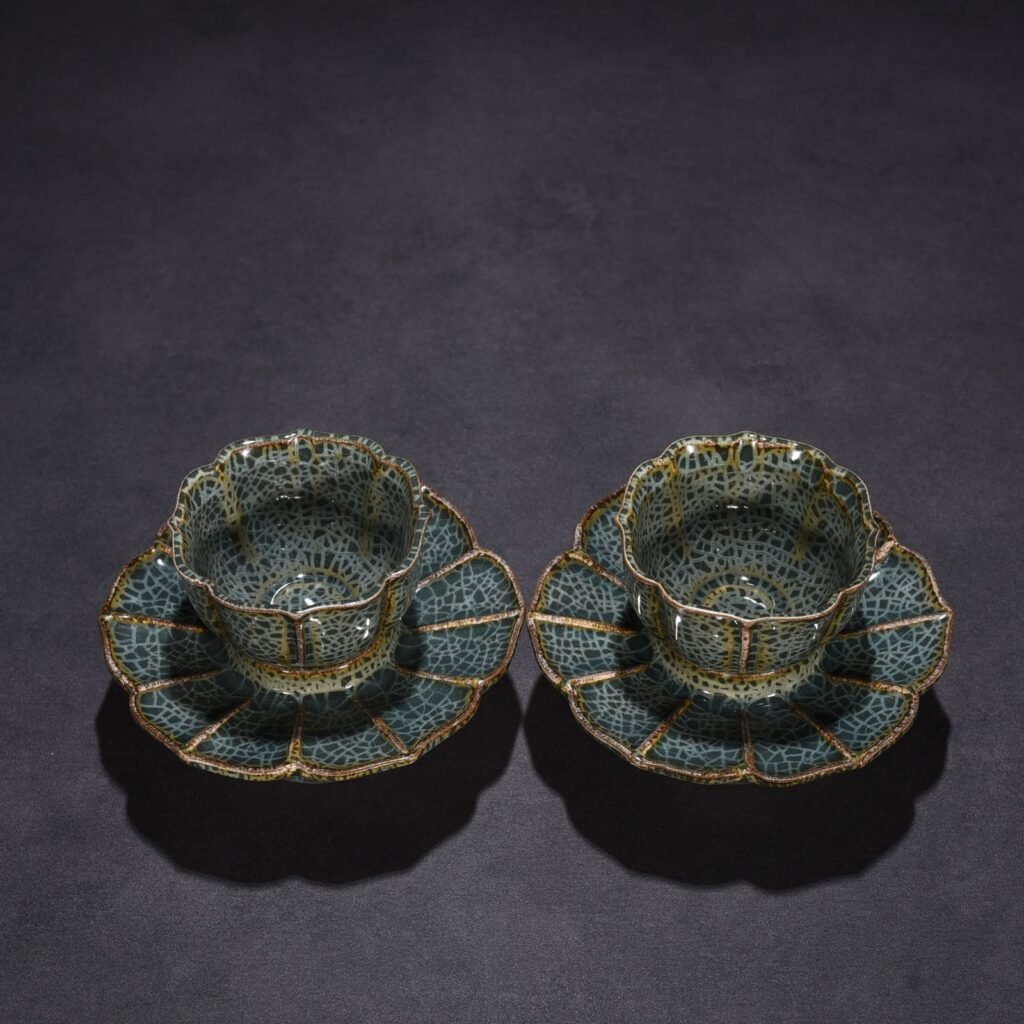 Song Dynasty Longquan Xikou kiln lotus lamp holder
