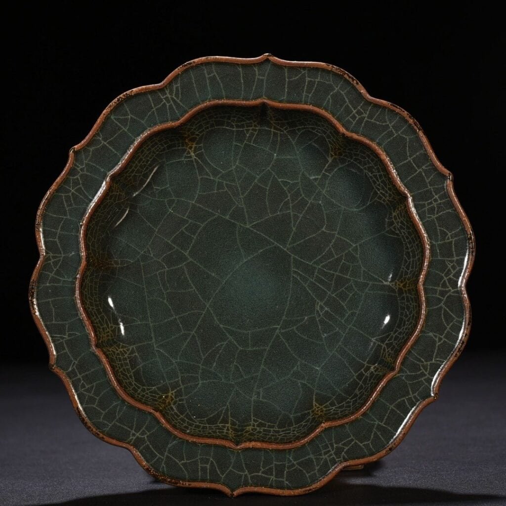 Song Dynasty Longquan Xikou kiln rhombus folding edge plate
