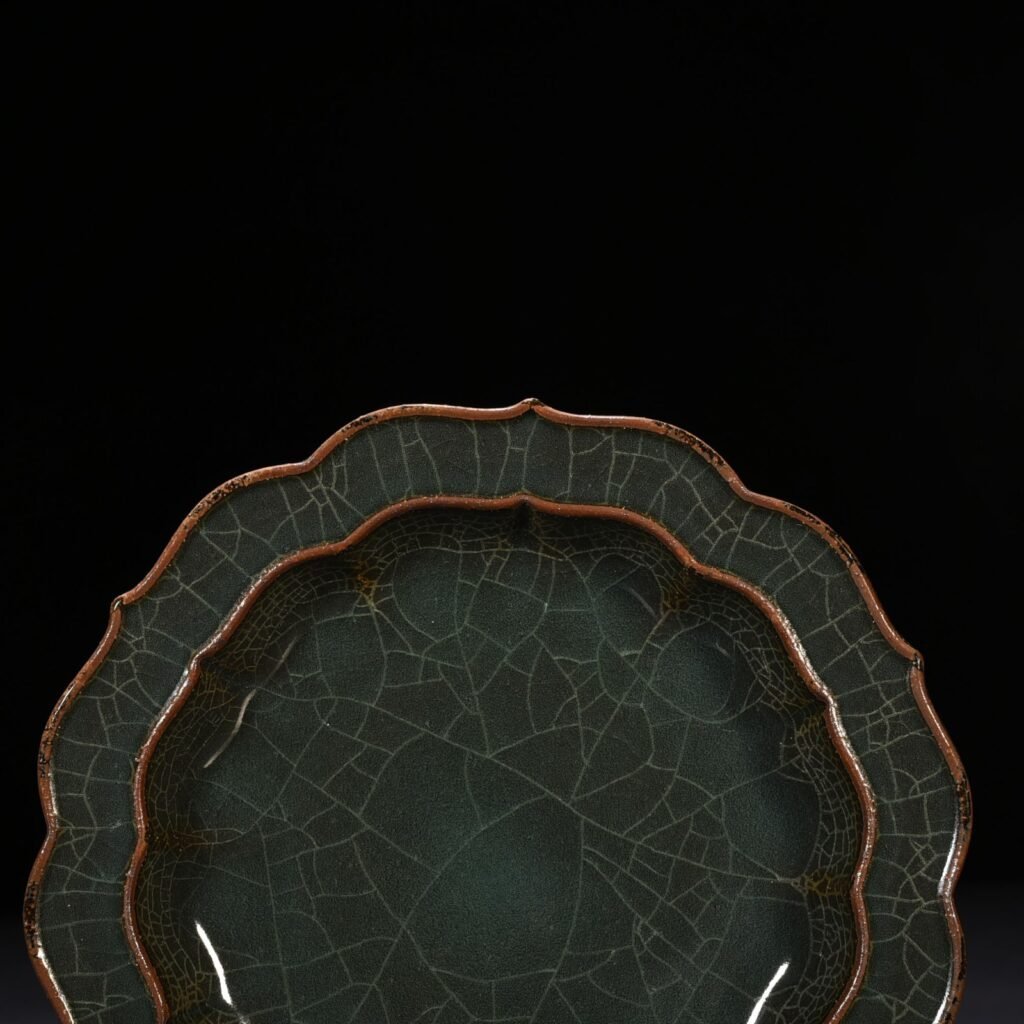 Song Dynasty Longquan Xikou kiln rhombus folding edge plate