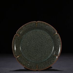 Song Dynasty Longquan Xikou Kiln Kwai Kou Plate