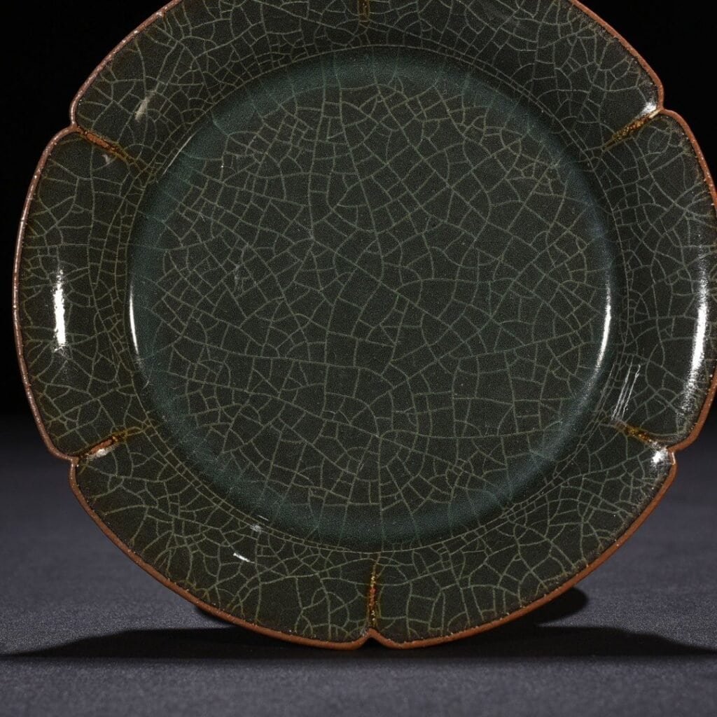 Song Dynasty Longquan Xikou Kiln Kwai Kou Plate