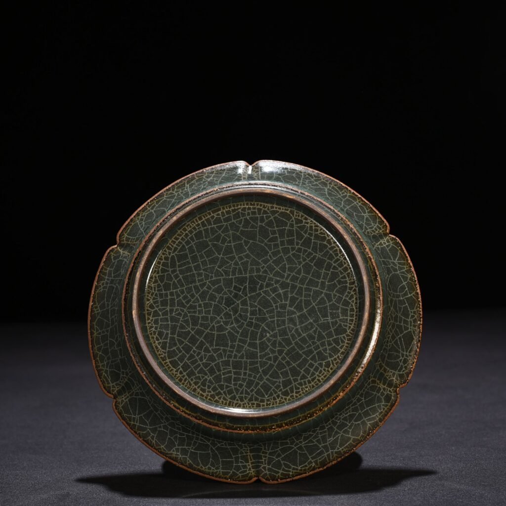 Song Dynasty Longquan Xikou Kiln Kwai Kou Plate