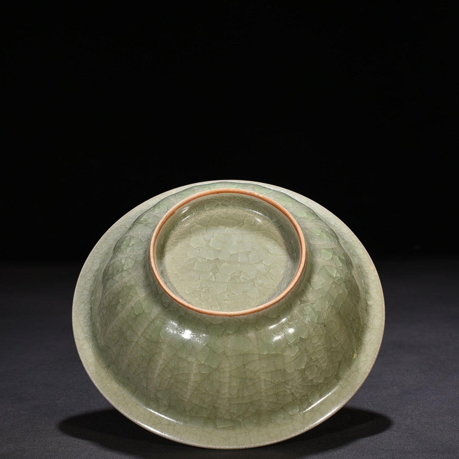 Song Dynasty Longquan kiln ice crack folded fish wash