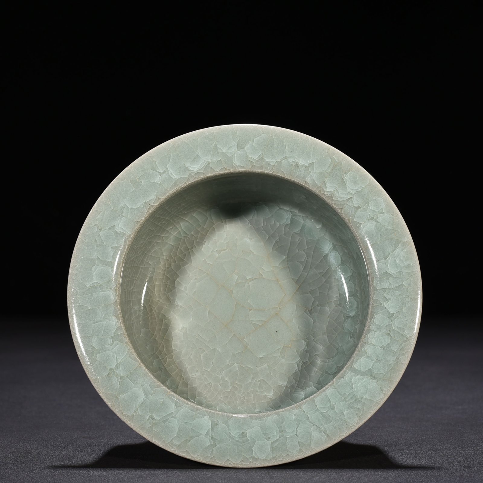 Song Dynasty Longquan kiln ice crack folded edge wash