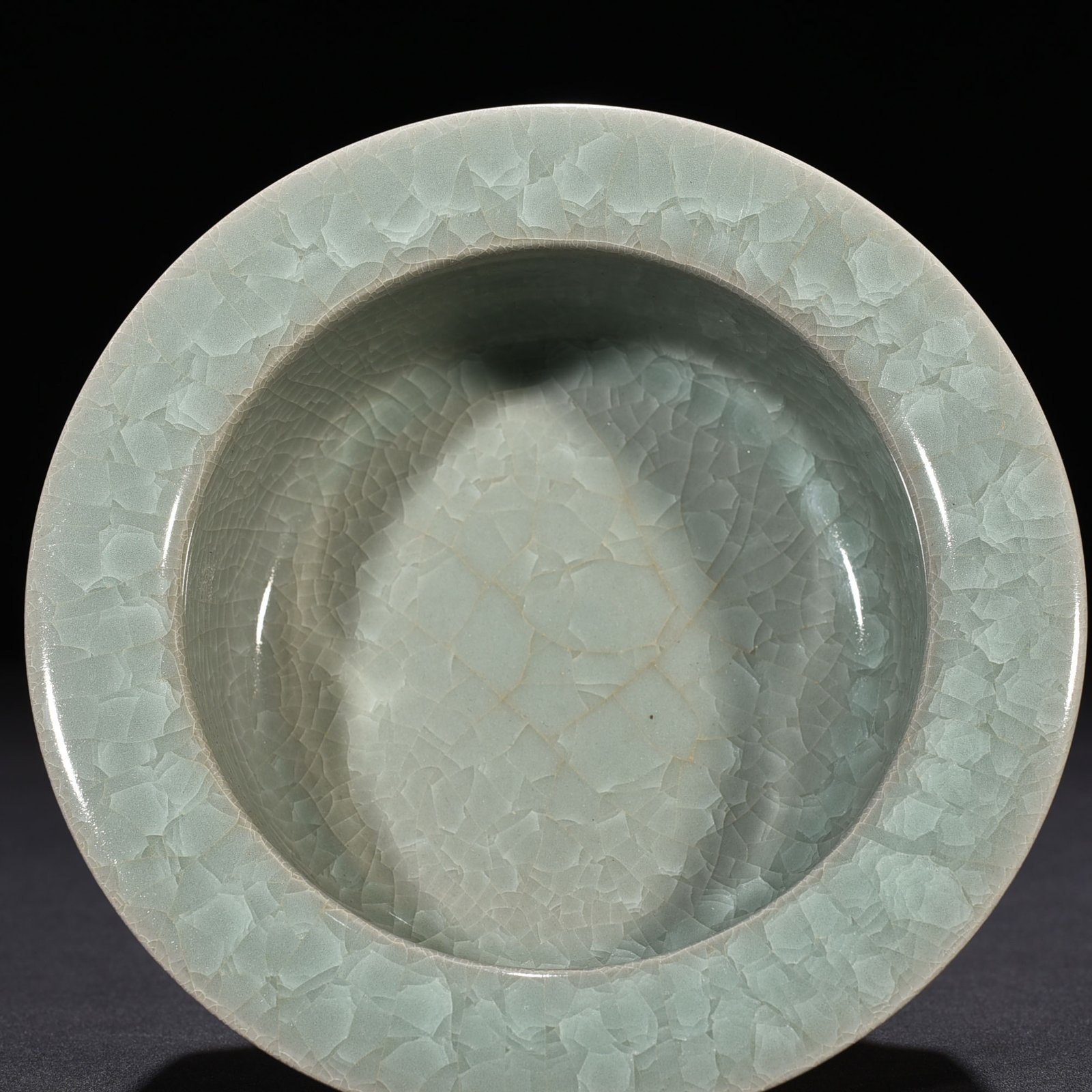 Song Dynasty Longquan kiln ice crack folded edge wash