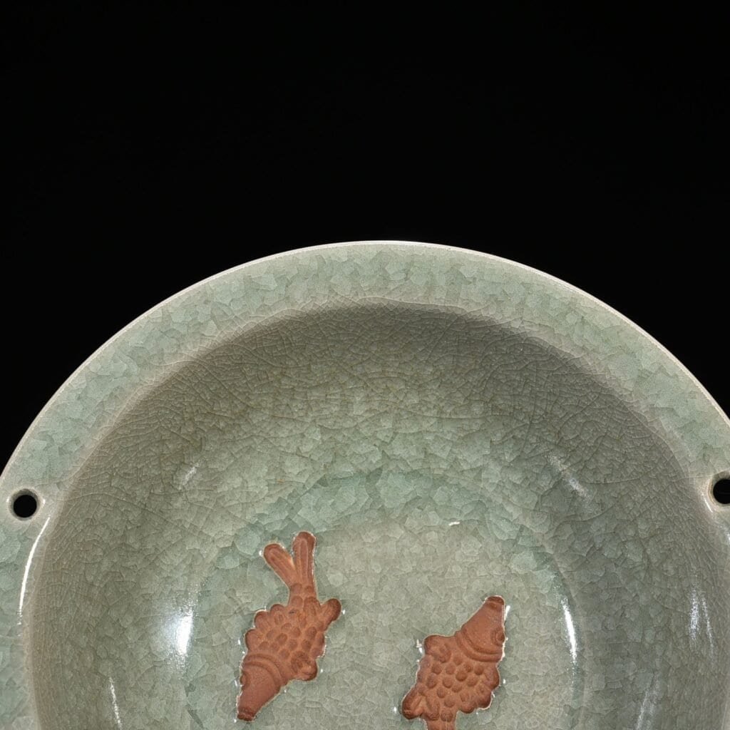 Song Dynasty Longquan kiln ice-cracked double fish folded edge wash