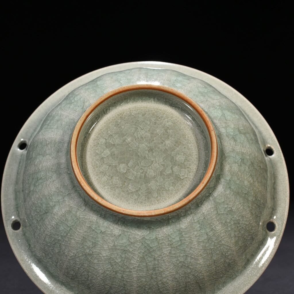 Song Dynasty Longquan kiln ice-cracked double fish folded edge wash