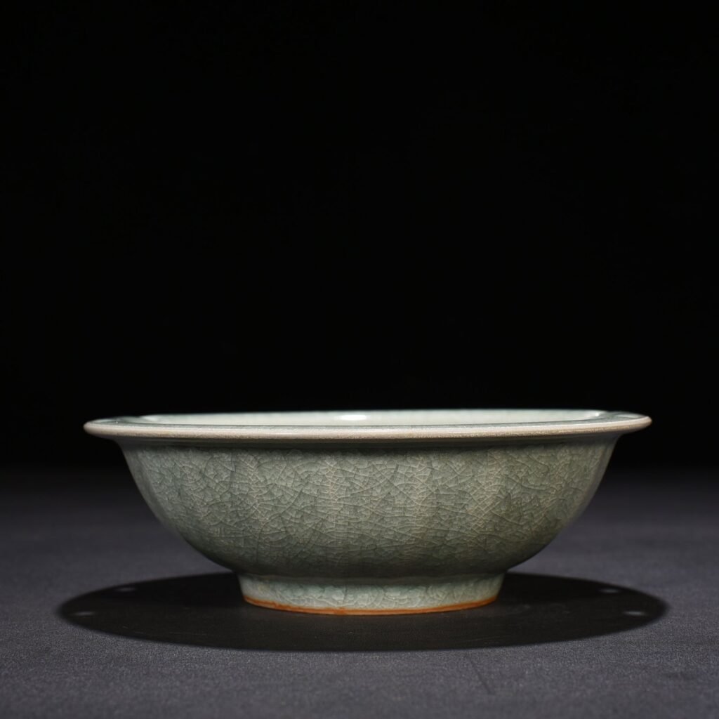 Song Dynasty Longquan kiln ice-cracked double fish folded edge wash