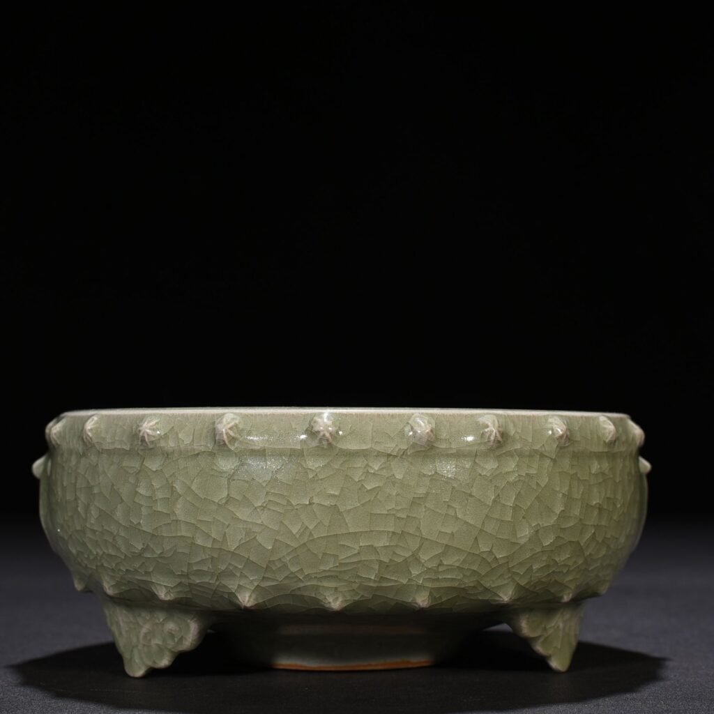 Song Dynasty Longquan Kiln Ice Crack Drum Nail Wash