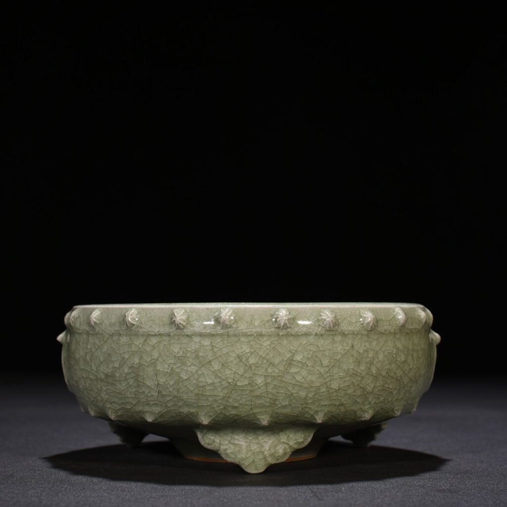 Song Dynasty Longquan Kiln Ice Crack Drum Nail Wash
