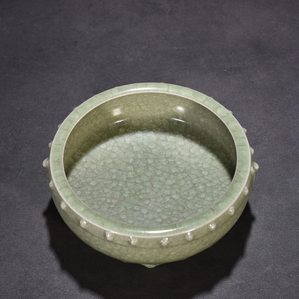 Song Dynasty Longquan Kiln Ice Crack Drum Nail Wash