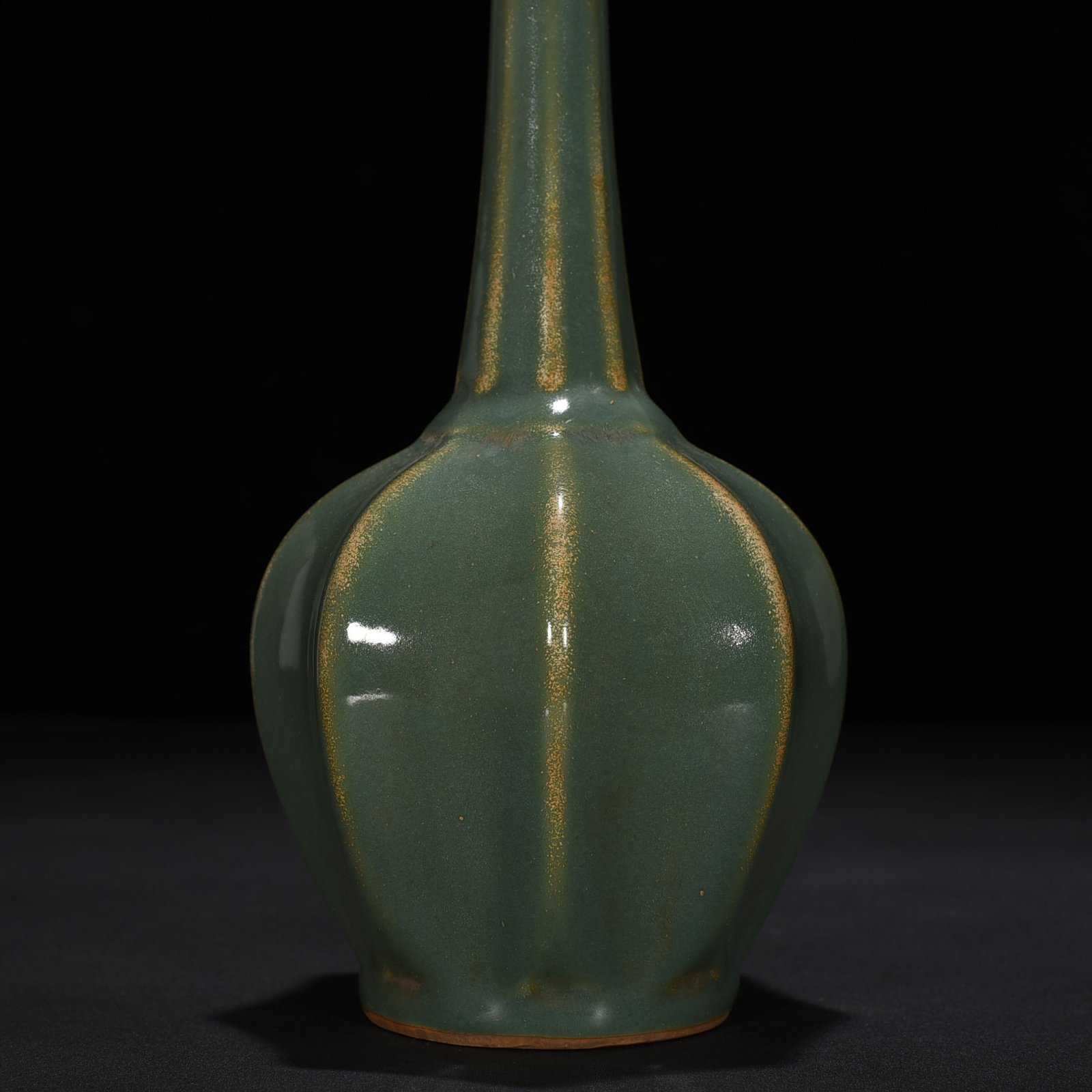 Song Dynasty Longquan kiln plum celadon clear vase