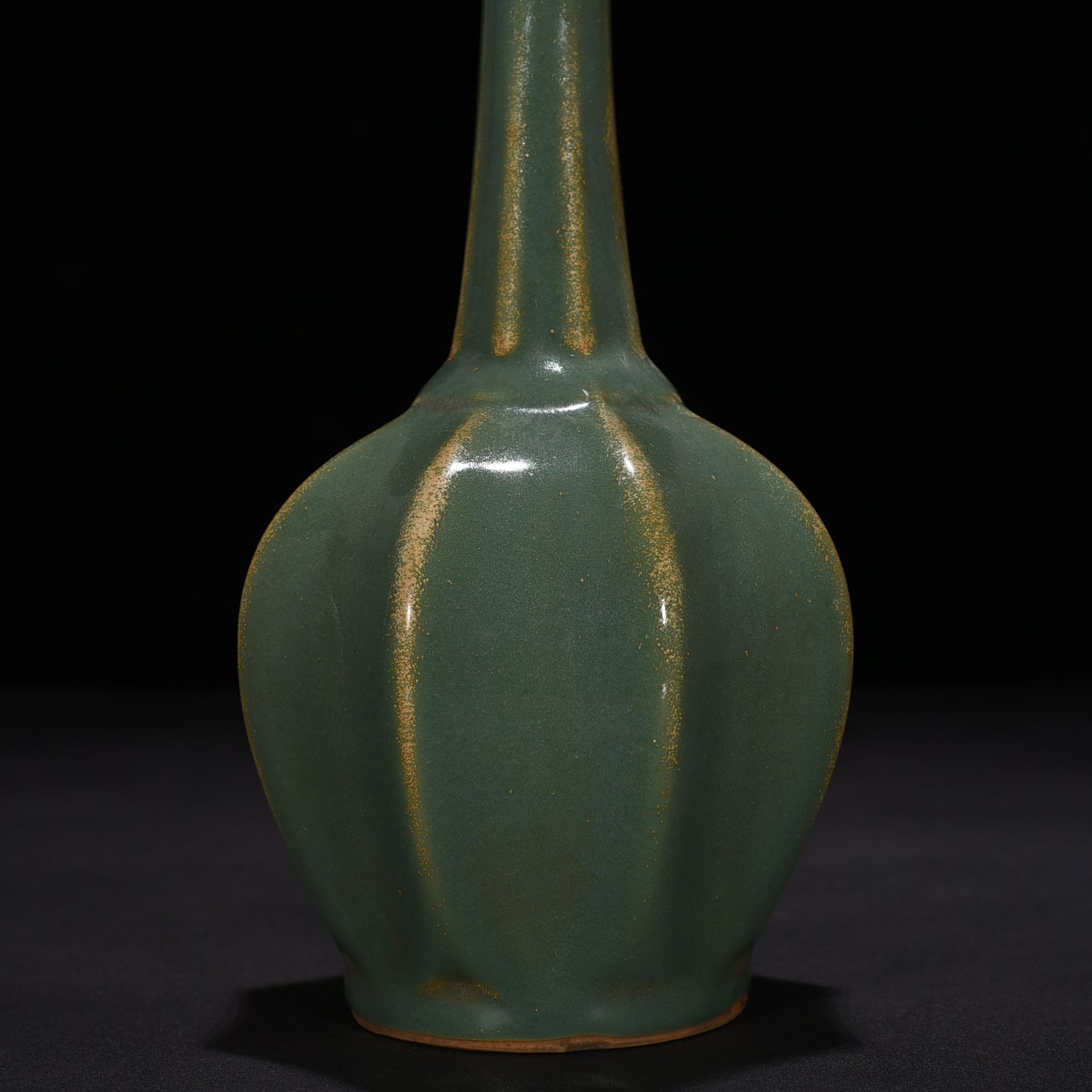 Song Dynasty Longquan kiln plum celadon clear vase