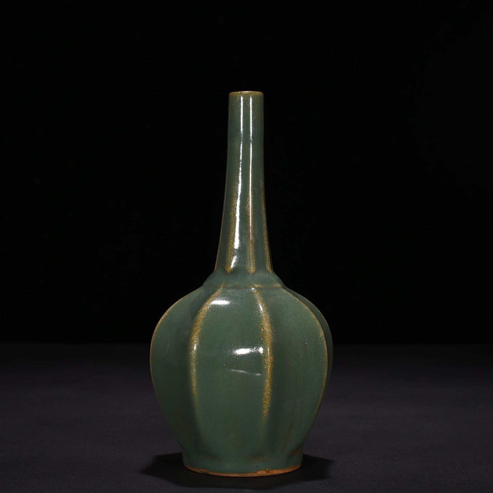 Song Dynasty Longquan kiln plum celadon clear vase