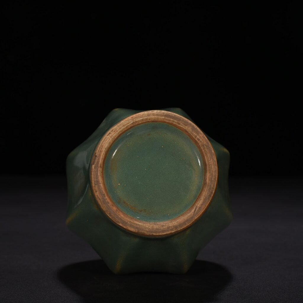 Song Dynasty Longquan kiln plum celadon clear vase