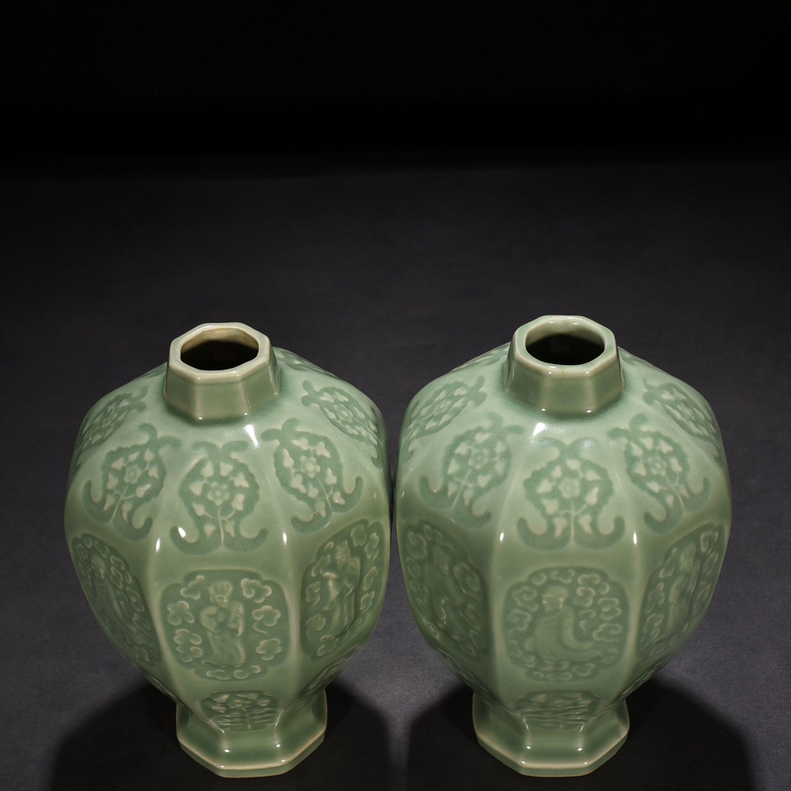 Song Dynasty Longquan kiln plum green glaze plum vase with figures of the Eight Immortals