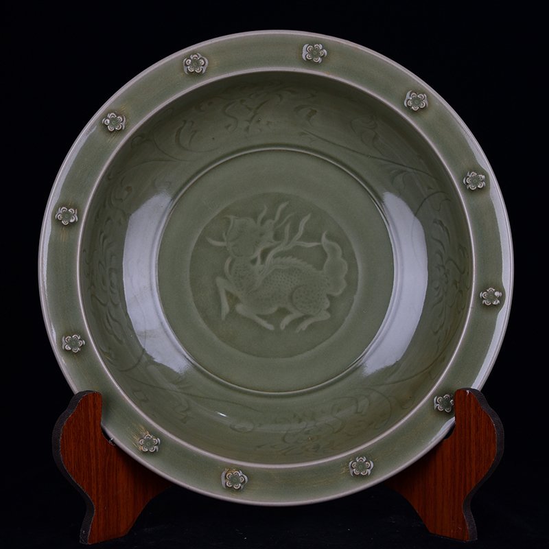 Song Dynasty Longquan kiln plum celadon engraved unicorn pattern folded edge plate