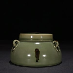 Song Dynasty Longquan kiln plum green glaze dotted three-series lid jar