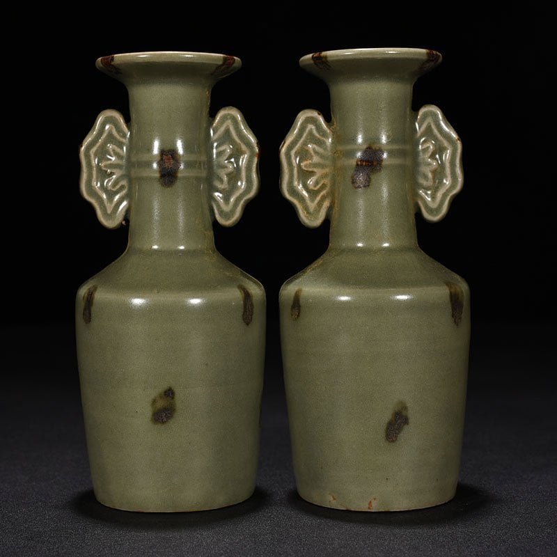 Song Dynasty Plum green glaze dotted amphora