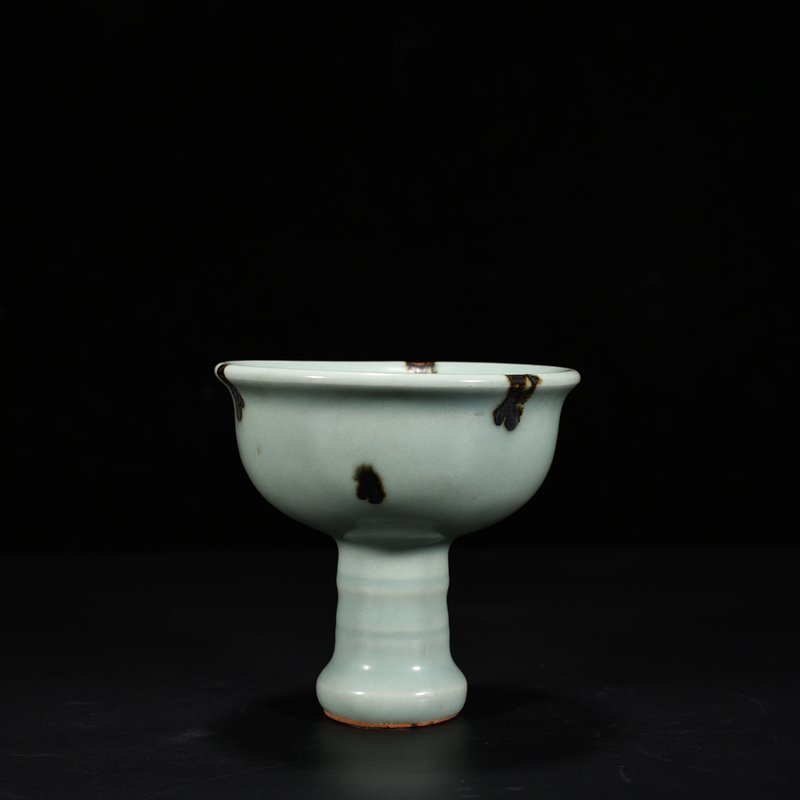 Song Dynasty Longquan kiln plum celadon dotted tall bowl