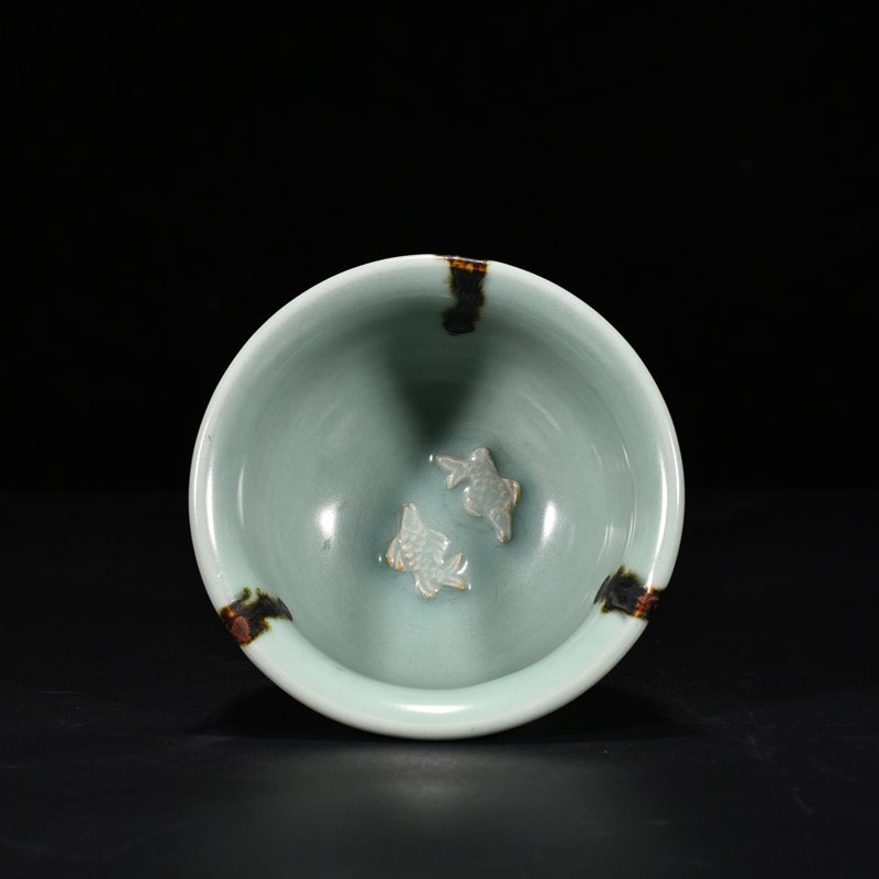 Song Dynasty Longquan kiln plum celadon dotted tall bowl