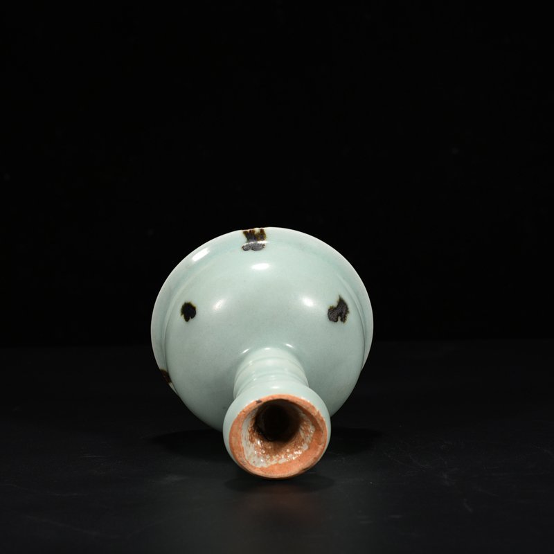 Song Dynasty Longquan kiln plum celadon dotted tall bowl