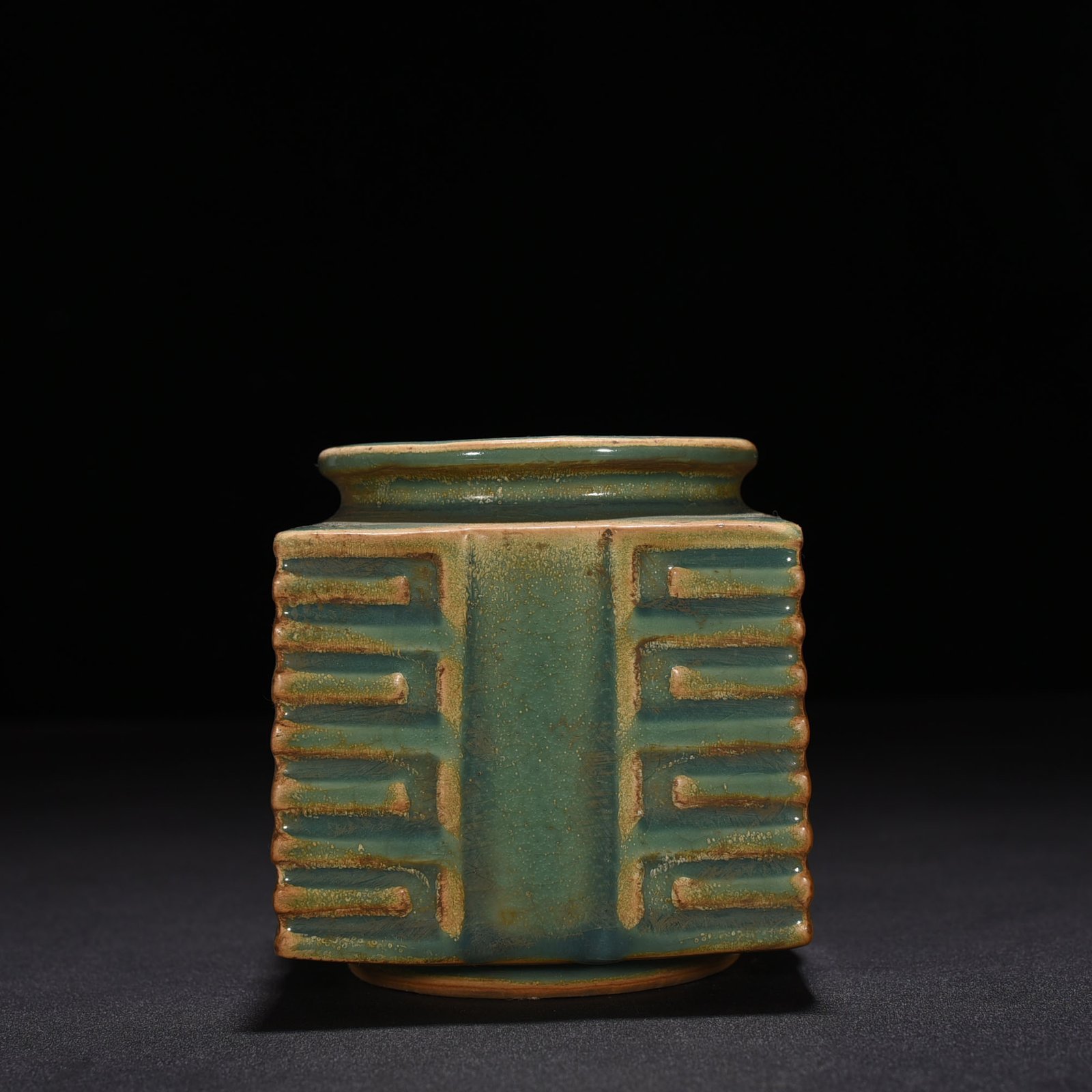 Song Dynasty Longquan kiln plum green glaze Cong style vase