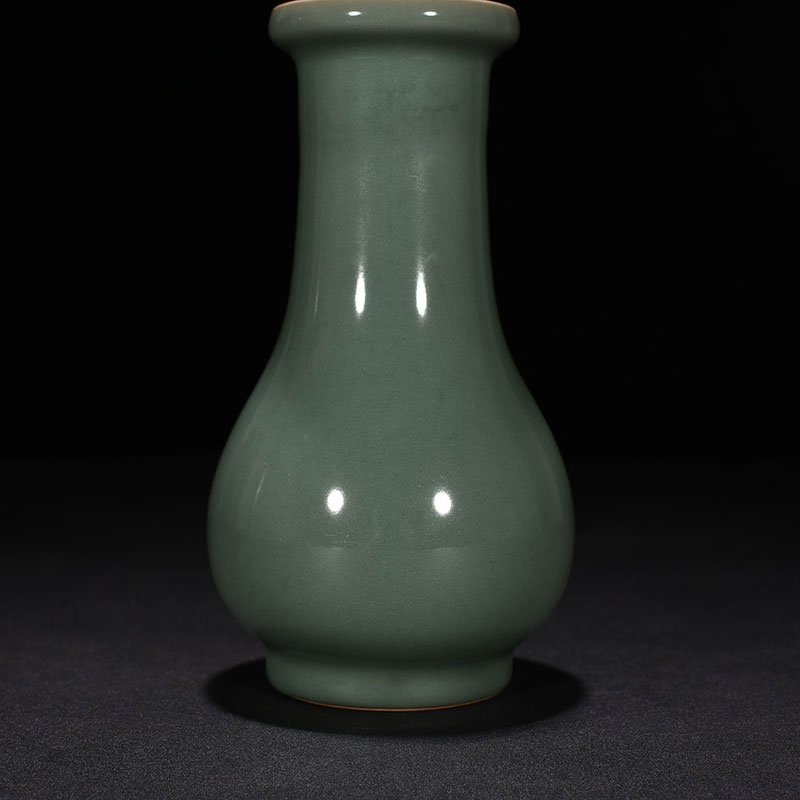 Song Dynasty Longquan kiln plum celadon dish-mouth vase