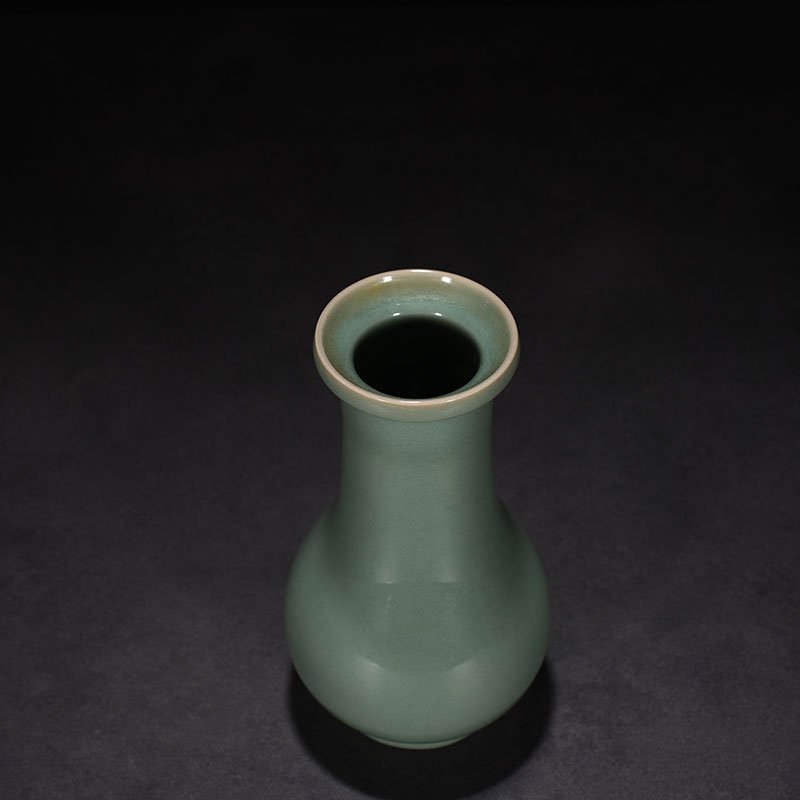Song Dynasty Longquan kiln plum celadon dish-mouth vase