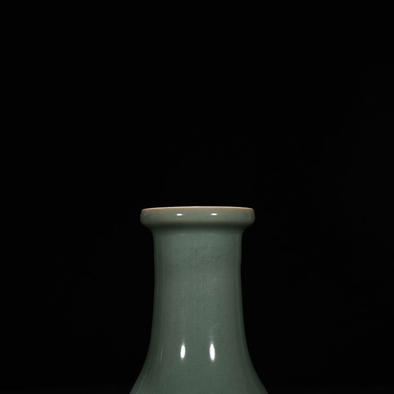Song Dynasty Longquan kiln plum celadon dish-mouth vase