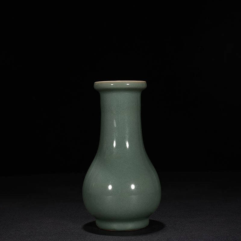Song Dynasty Longquan kiln plum celadon dish-mouth vase
