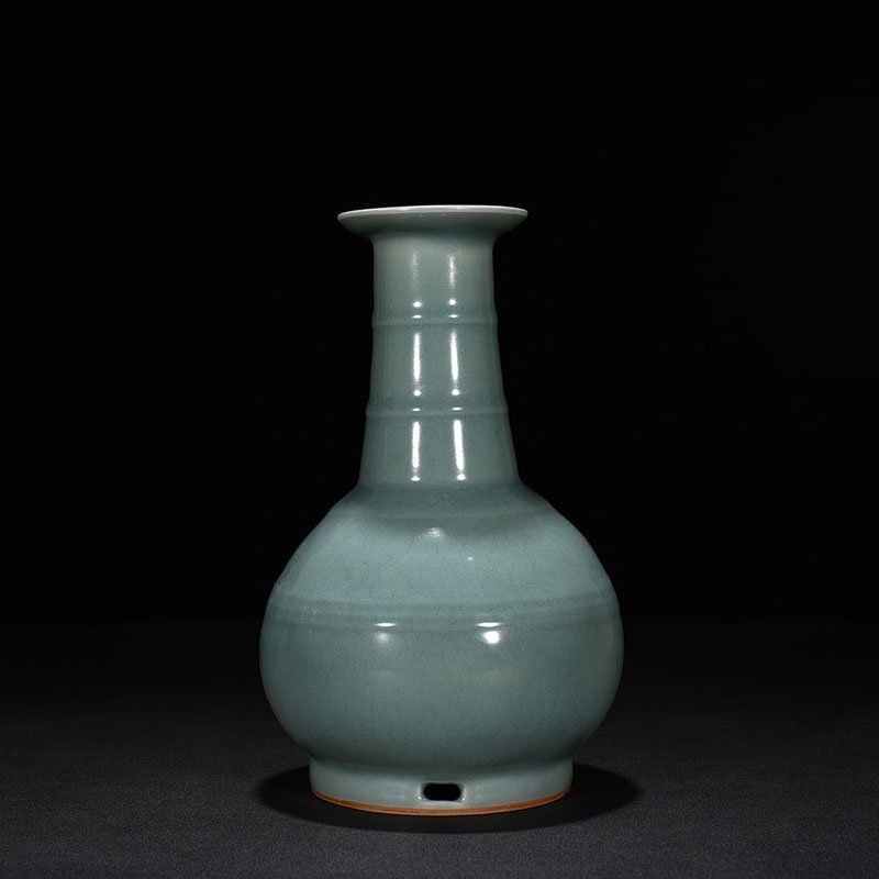 Song Dynasty Plum celadon-glazed vase
